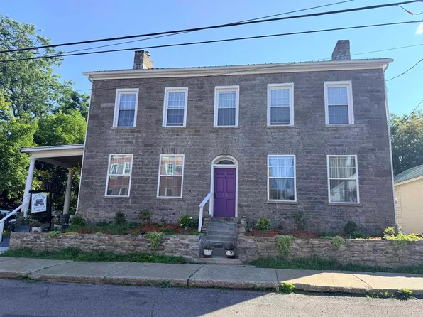 13 Main St, Waddington, NY 13694