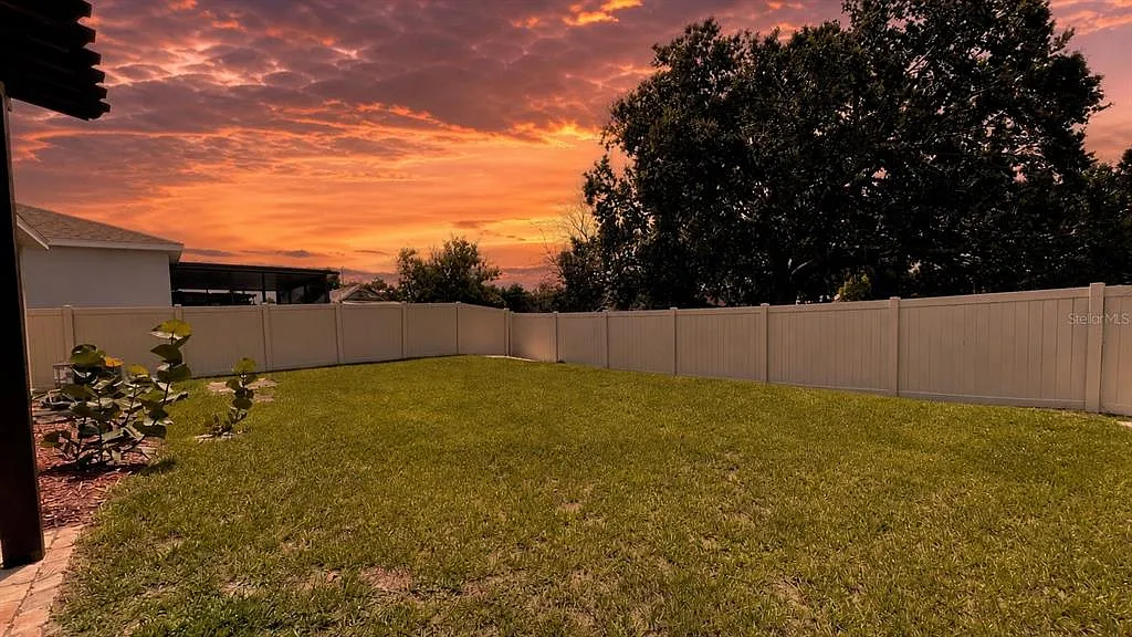 4 bed, 2.0 bath, 1816 sqft, $2,050 — Photo 3