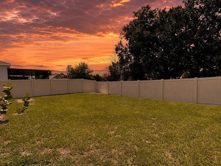 689 Crown Rose Dr — Photo 3