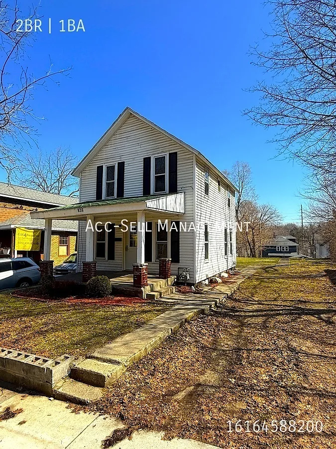 NE two bedroom home at 836 Coit — Photo 2