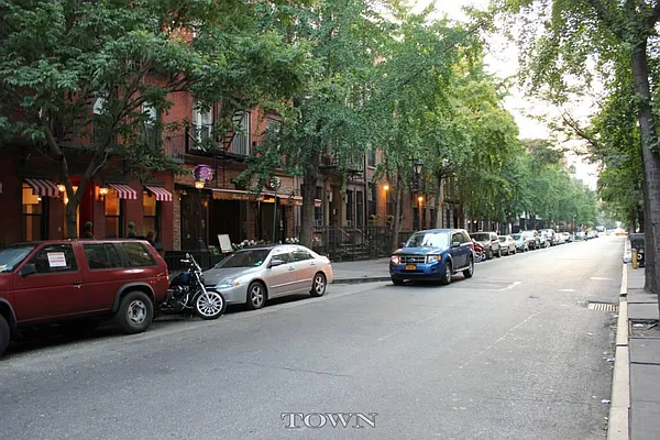 Rented by Town Residential | media 31