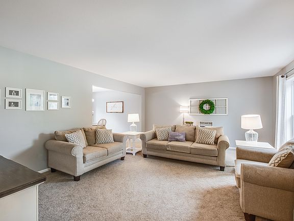 4th image of 2641 Glencairin Dr NW