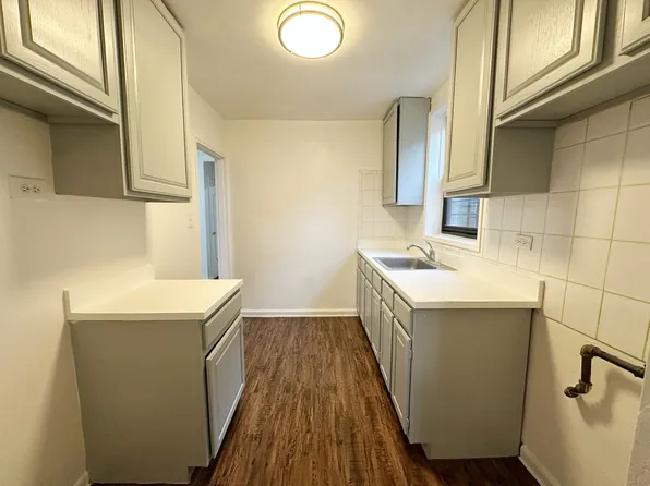 9303 Shore Road image 5 of 15