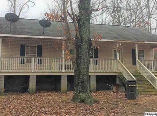 675 Holmes Drake Rd, Falkville, AL 35622