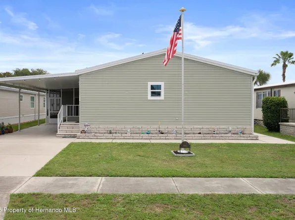 3818 Chris Dr, Zephyrhills, FL 33543