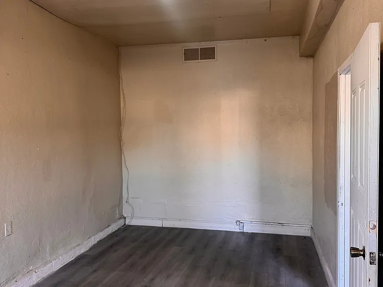 527 N Fresno St #105 — Photo 11