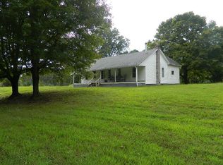 40 Safford Mill Rd, Wildersville, TN 38388