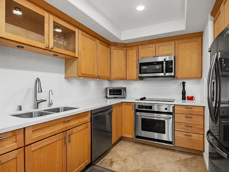 573 S Sierra Ave #6 — Photo 9