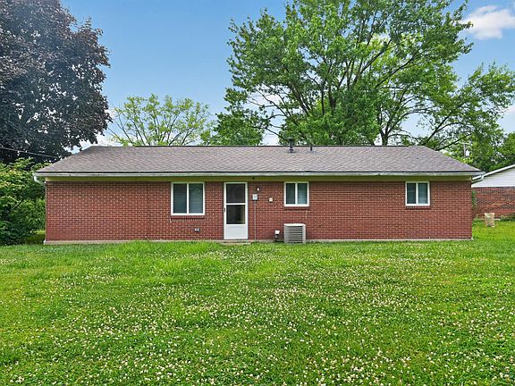 4th image of 756 Palermo Pl