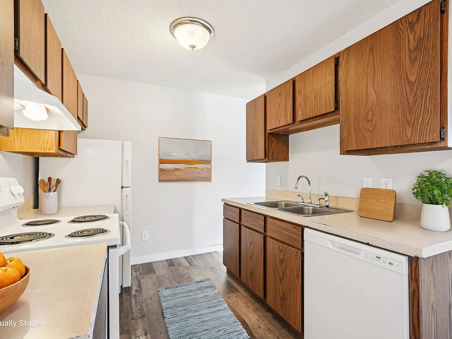 Evergreen Apartments — Photo 4