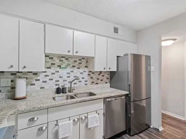 108 N Belvedere Blvd APT 12, Memphis, TN 38104