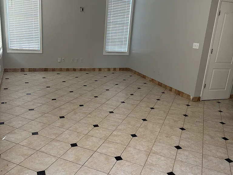 313 Dublin Way — Photo 6