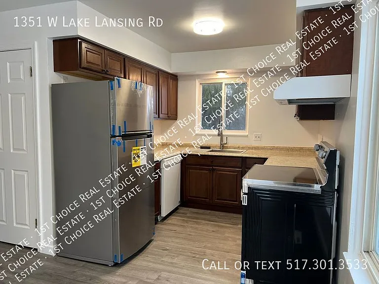 1351 W Lake Lansing Rd — Photo 4