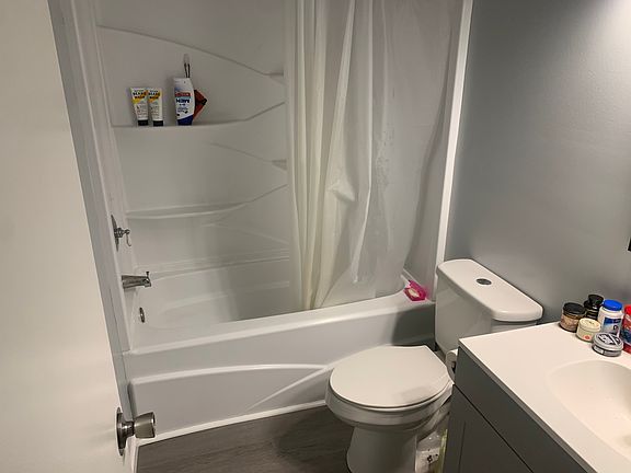 5th image of 401 Dunnaway St