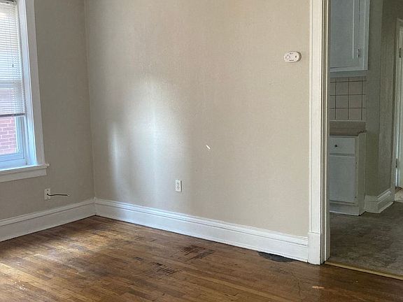 5th image of 1817 Allen Ave APT 2W