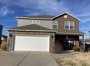 704 SW Loudon Dr, Bentonville, AR 72712