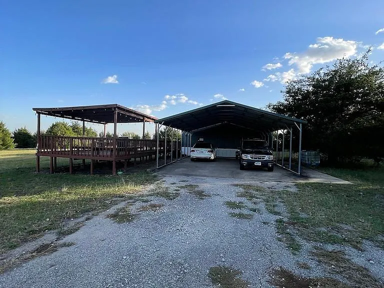 4196 FM 75 — Photo 34