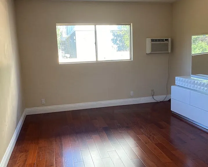 7137 Hawthorn Ave #3 — Photo 9
