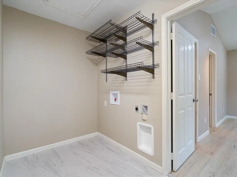 13300 Cowdray Park #B — Photo 18
