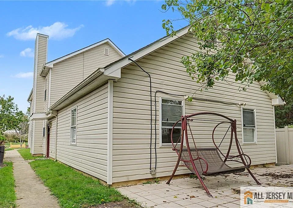 24 Belmont Ave #2