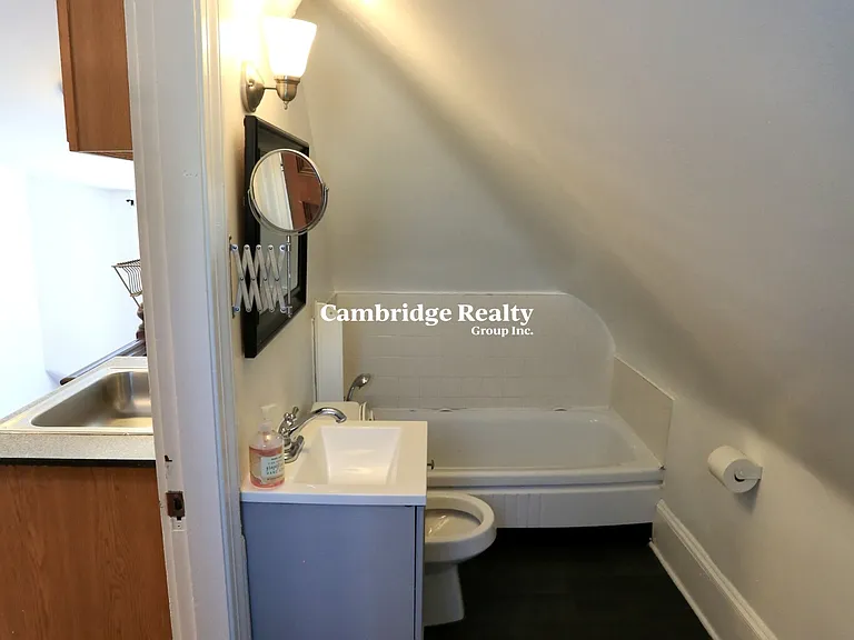 124 Forest St #3T — Photo 5