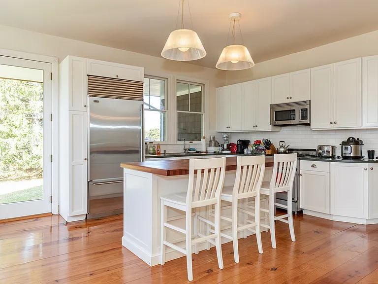 880 Lumber Ln — Photo 10