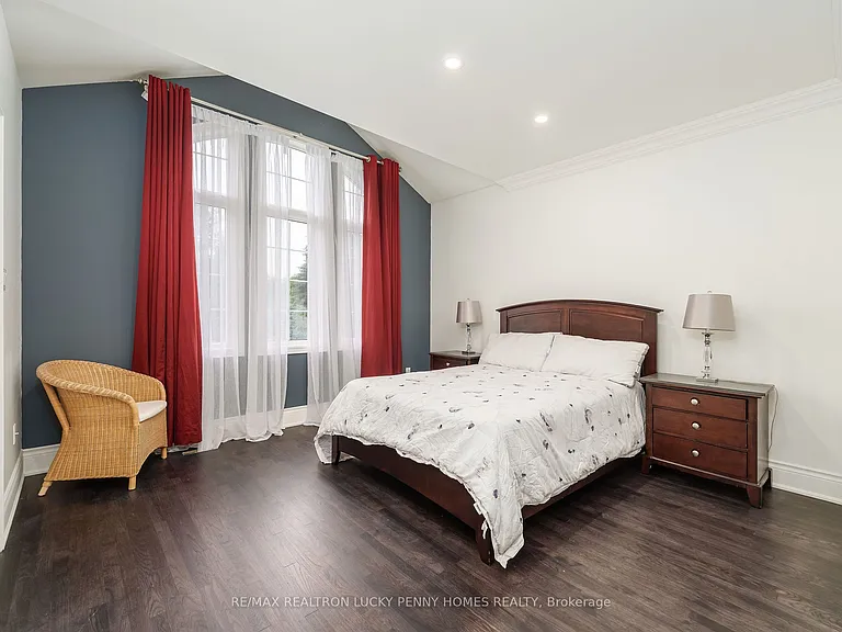 30 Bernadotte Dr — Photo 27