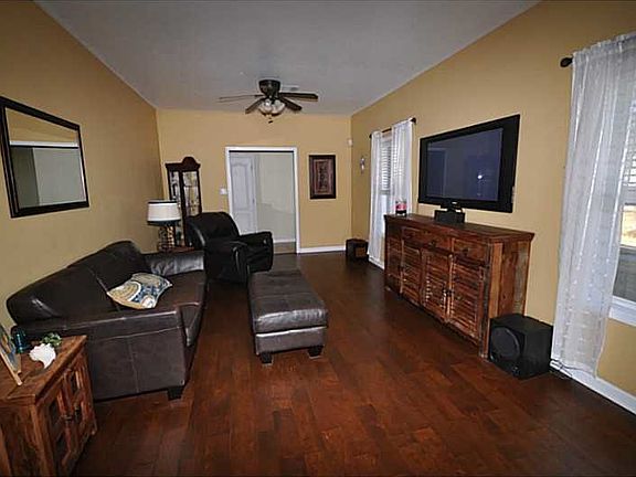 5th image of 673 Belleview Dr