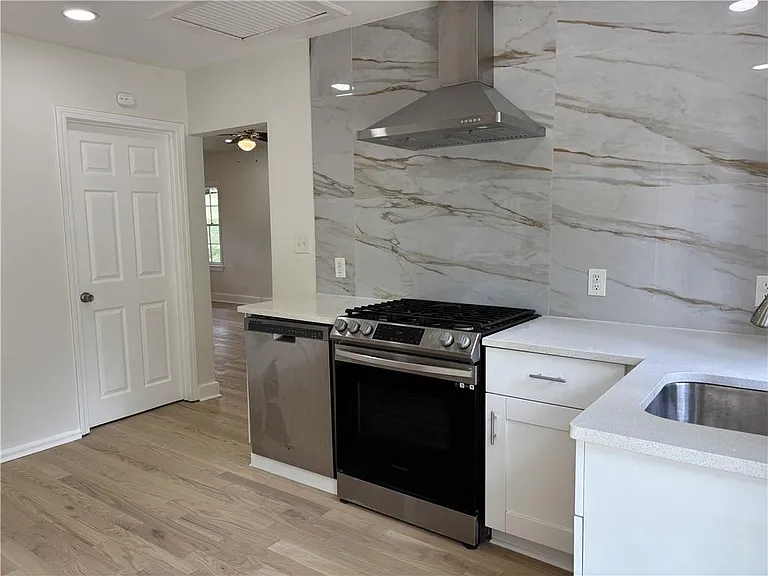 2469 Glynn Dr SE — Photo 15