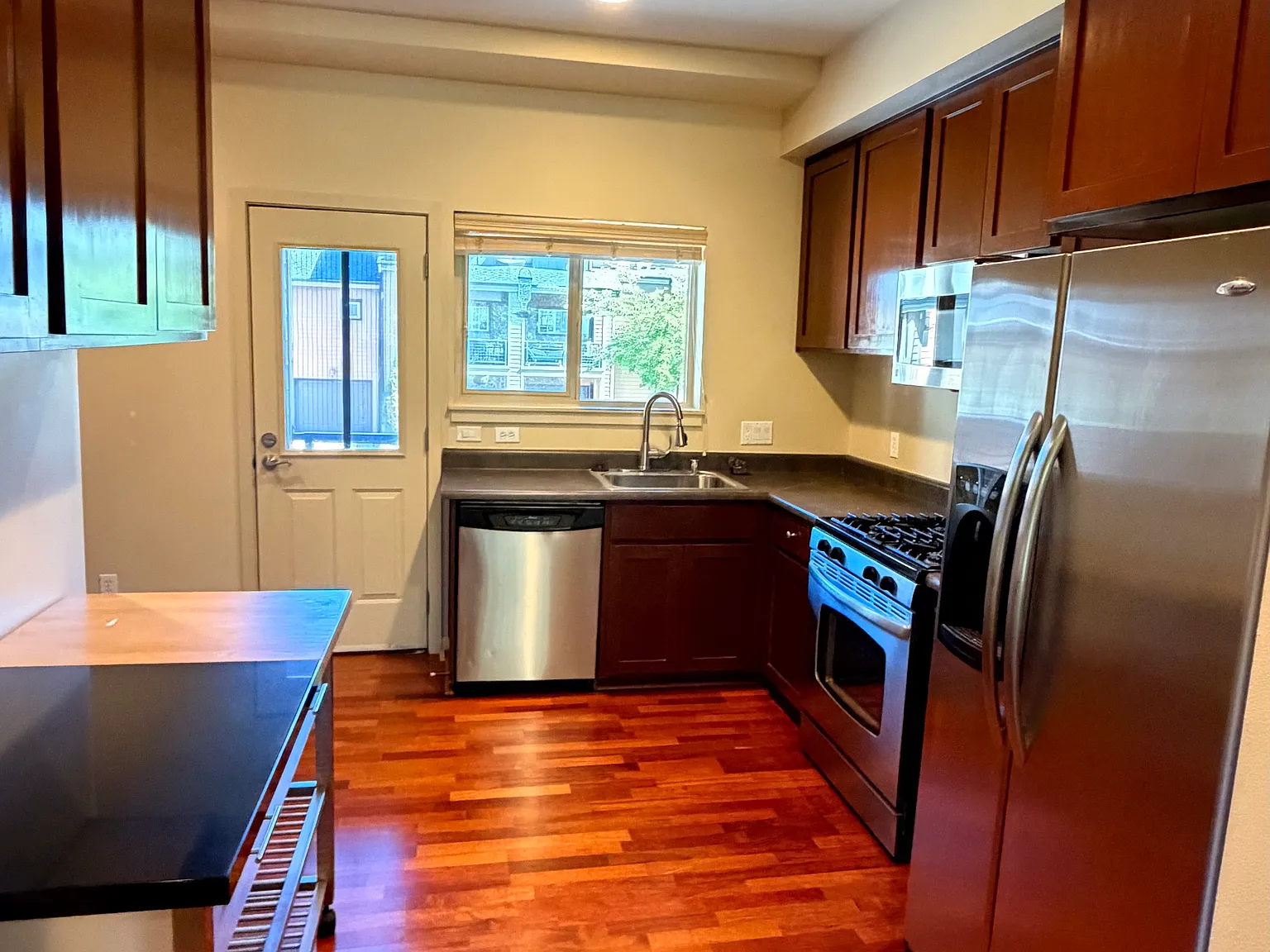 2 bed, 2.5 bath, $2,650 — Photo 3