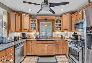 411 Butterfly Rd — Photo 16