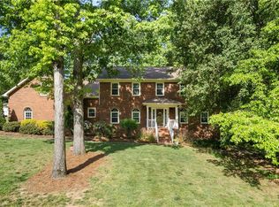 949 Aquaview Dr, Kernersville, NC 27284