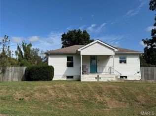 400 Avery Hl, Belleville, IL 62223