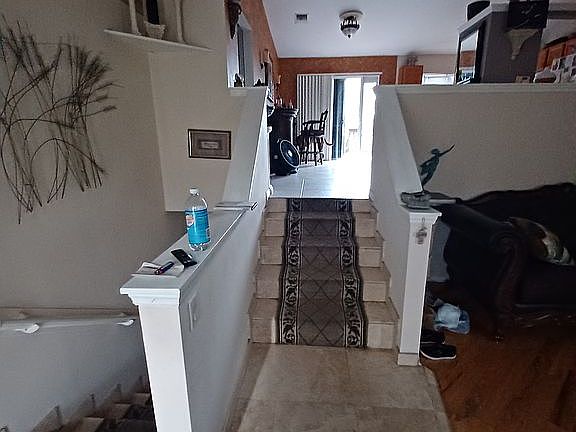 3rd image of 31 Maplewood Ct