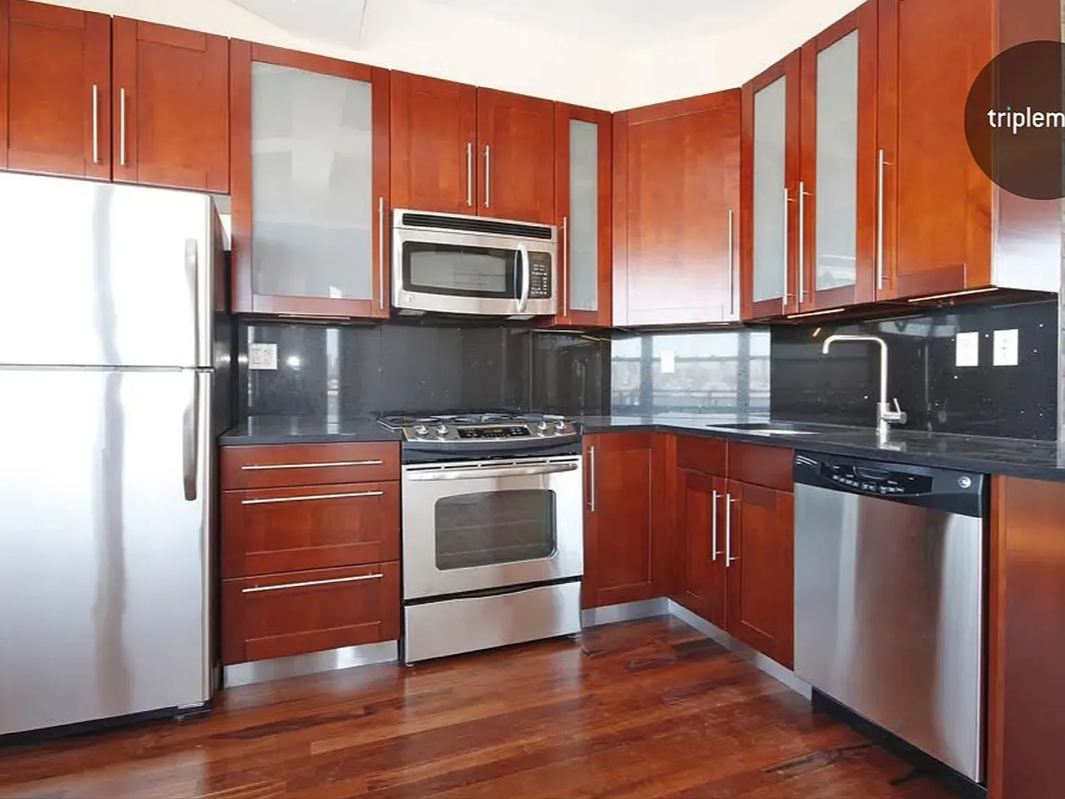 240 Meeker Avenue — Photo 4