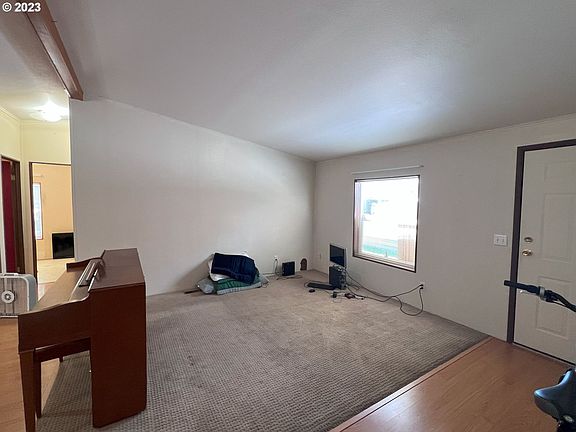 3rd image of 21201 NE 58th St Unit 14