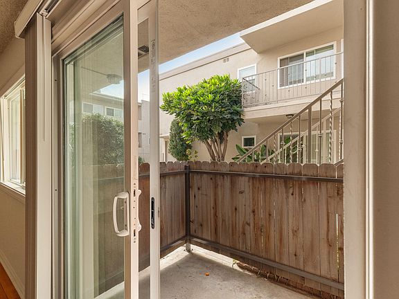 5th image of 13400 Burbank Blvd #1