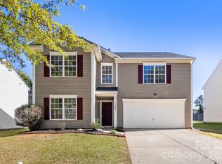 12028 Red Leaf Dr, Charlotte, NC 28215