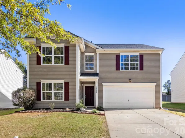 12028 Red Leaf Dr, Charlotte, NC 28215
