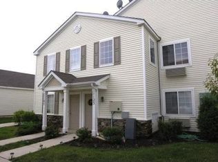 1123 Silverstone Dr, Carpentersville, IL 60110