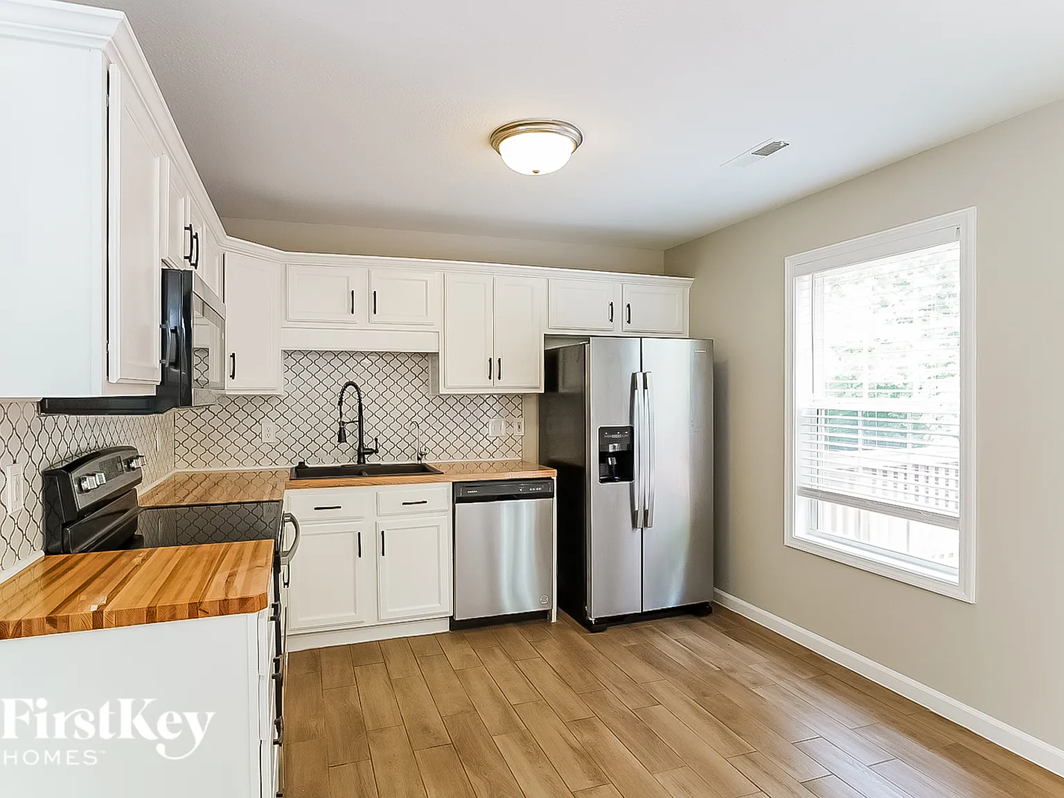 3 bed, 2.5 bath, 1621 sqft, $1,980 — Photo 4