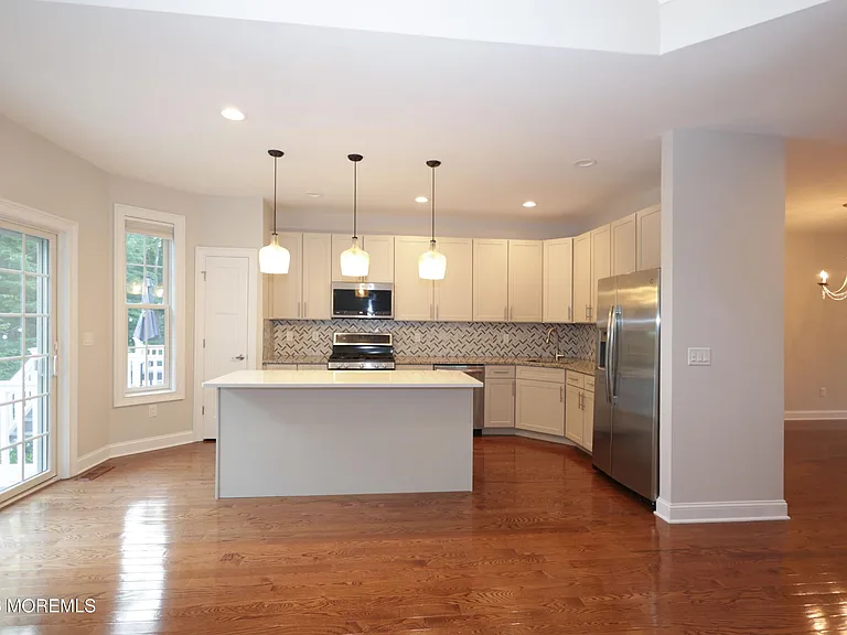10 Gonzalez Dr — Photo 15