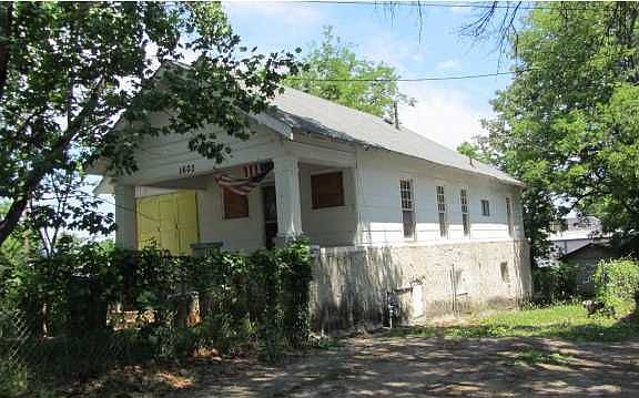 Complete apartment in basement