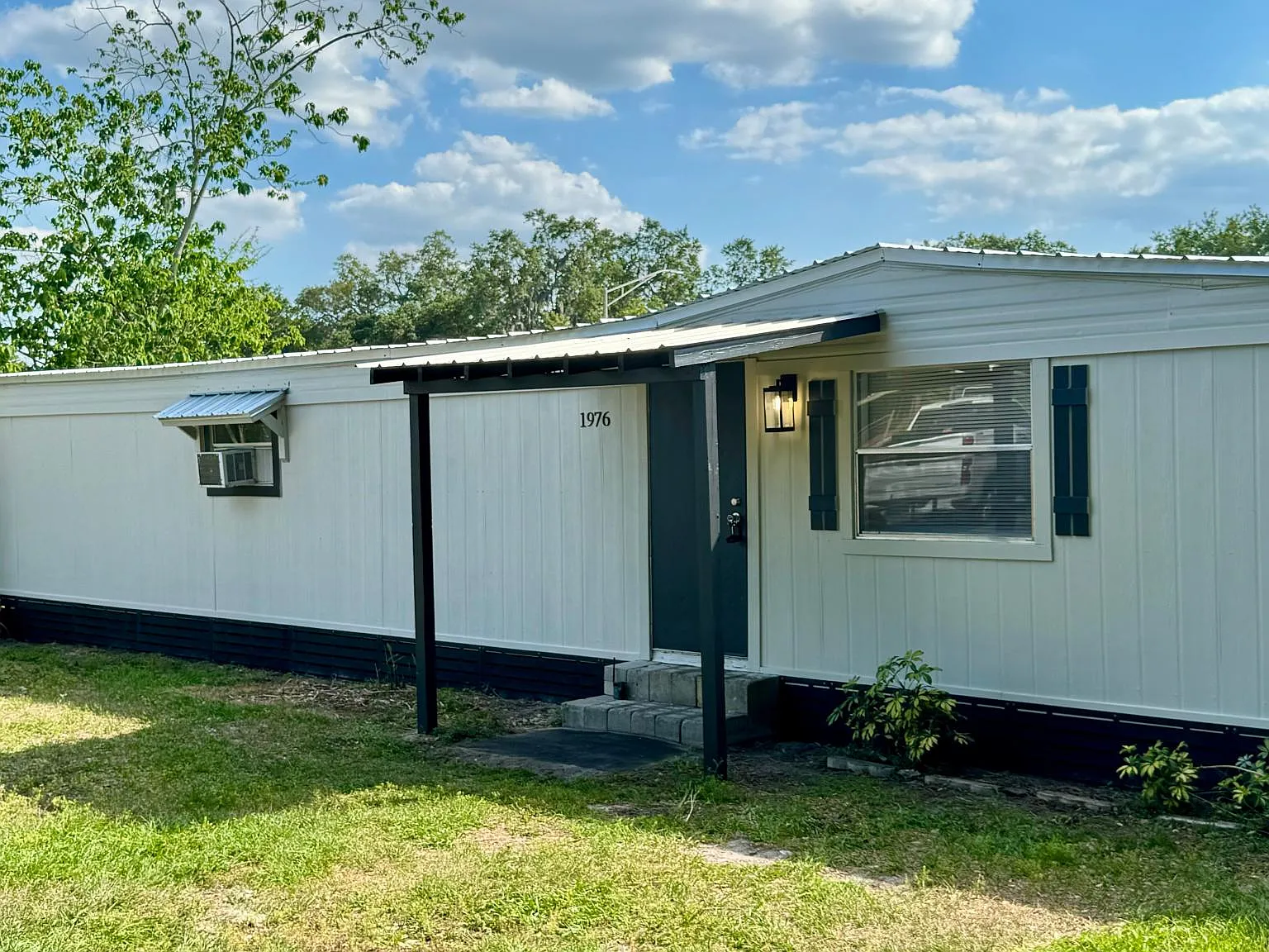 1976 Lavon St — Photo 3