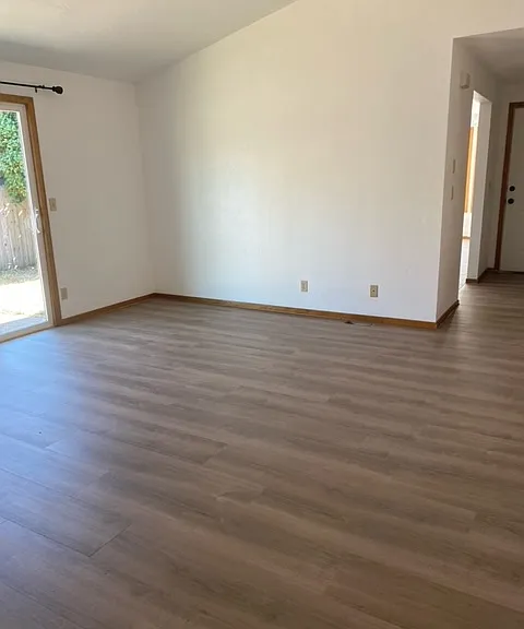 1135 NE Conser Pl — Photo 5
