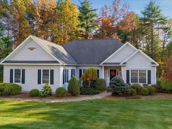 30 Noble Way, Queensbury, NY 12804