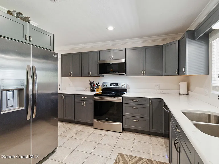 1201 S Shannon Ave — Photo 11
