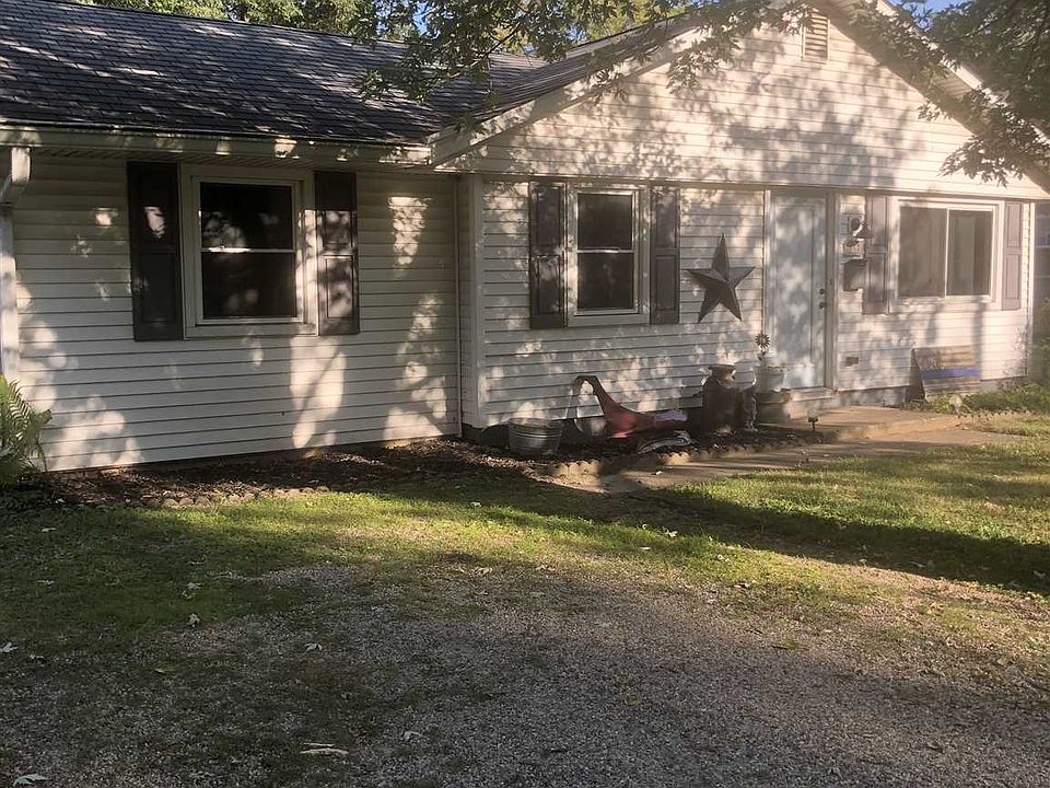 1st image of 307 Oak St