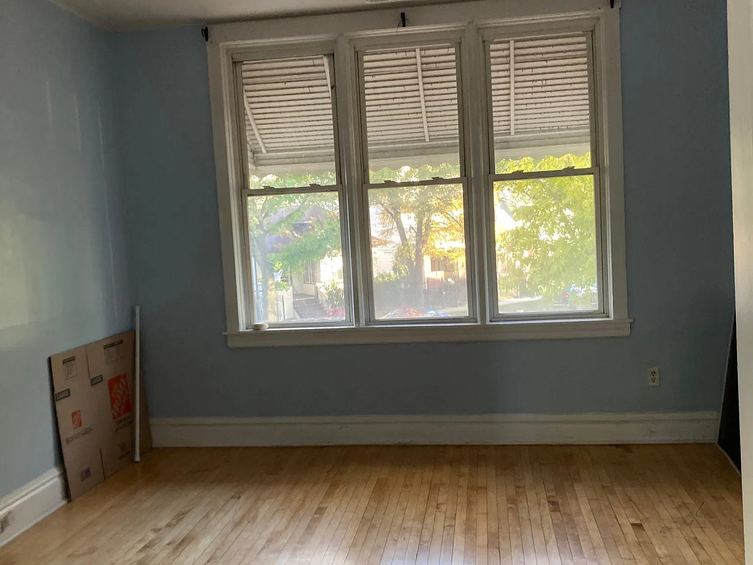 4724 N Kennicott Ave — Photo 1