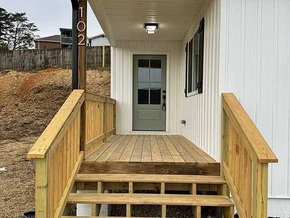 5th image of 102 Hope Cir